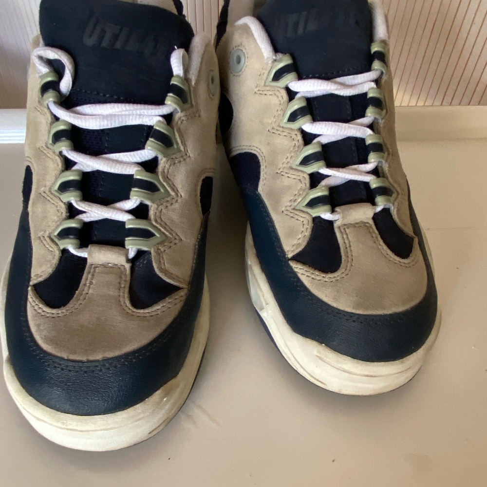 Boys / kids Utility  Sneakers in Black and Tan